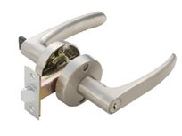 Amazon.co.jp: マツ六 玄関ドアノブをレバーハンドルへ交換、鍵付き